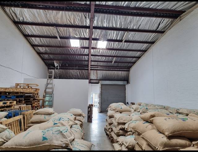 192M² WAREHOUSE TO LET IN CROWN